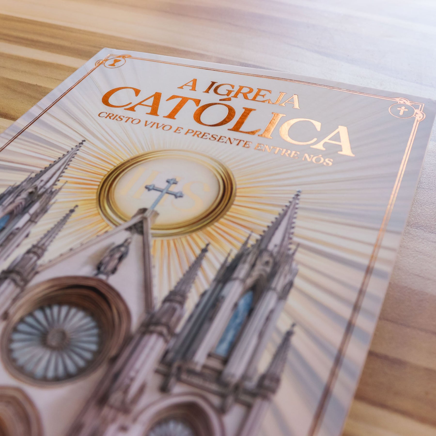 A Igreja Católica - Cristo Vivo e Presente entre nós